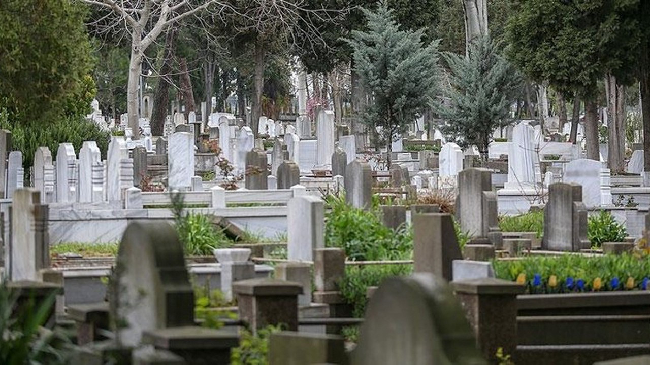 Istanbul municipality looks to expand cemeteries as they near capacity