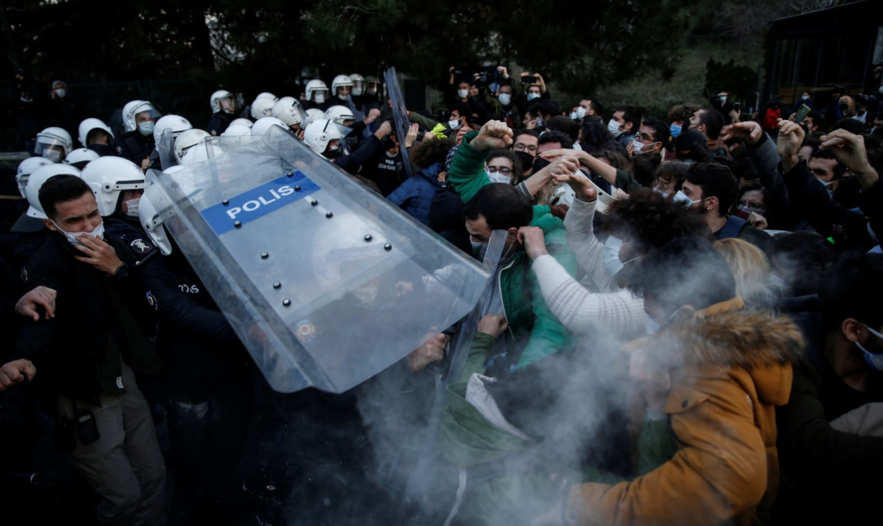Turkish police attack Boğaziçi University students. 