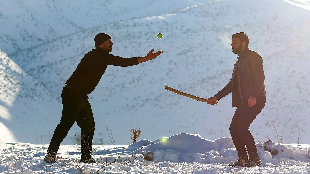 Kurdish baseball becomes southeast Turkey's favorite snow sport