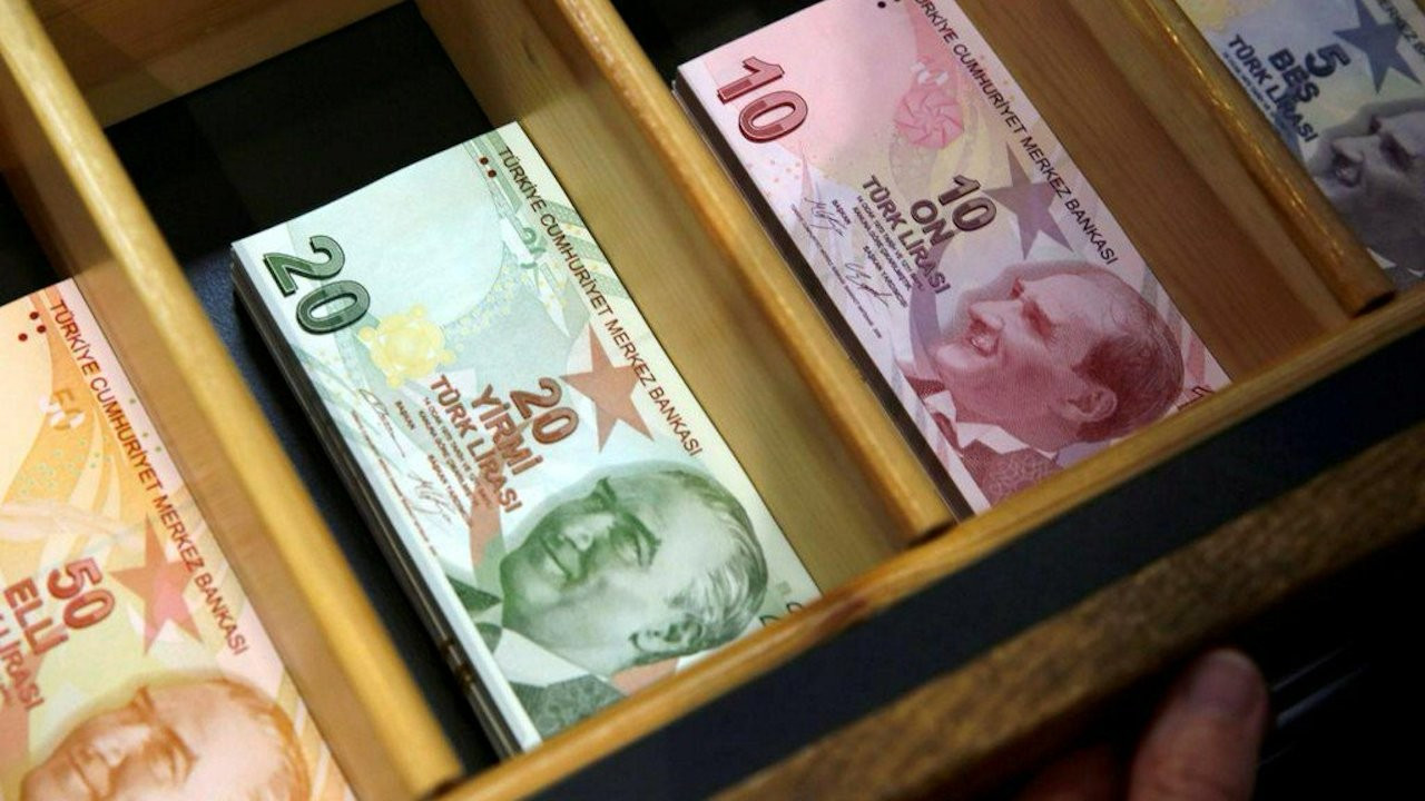 Turkish Central Bank stays hawkish, holds rates steady at 17 pct
