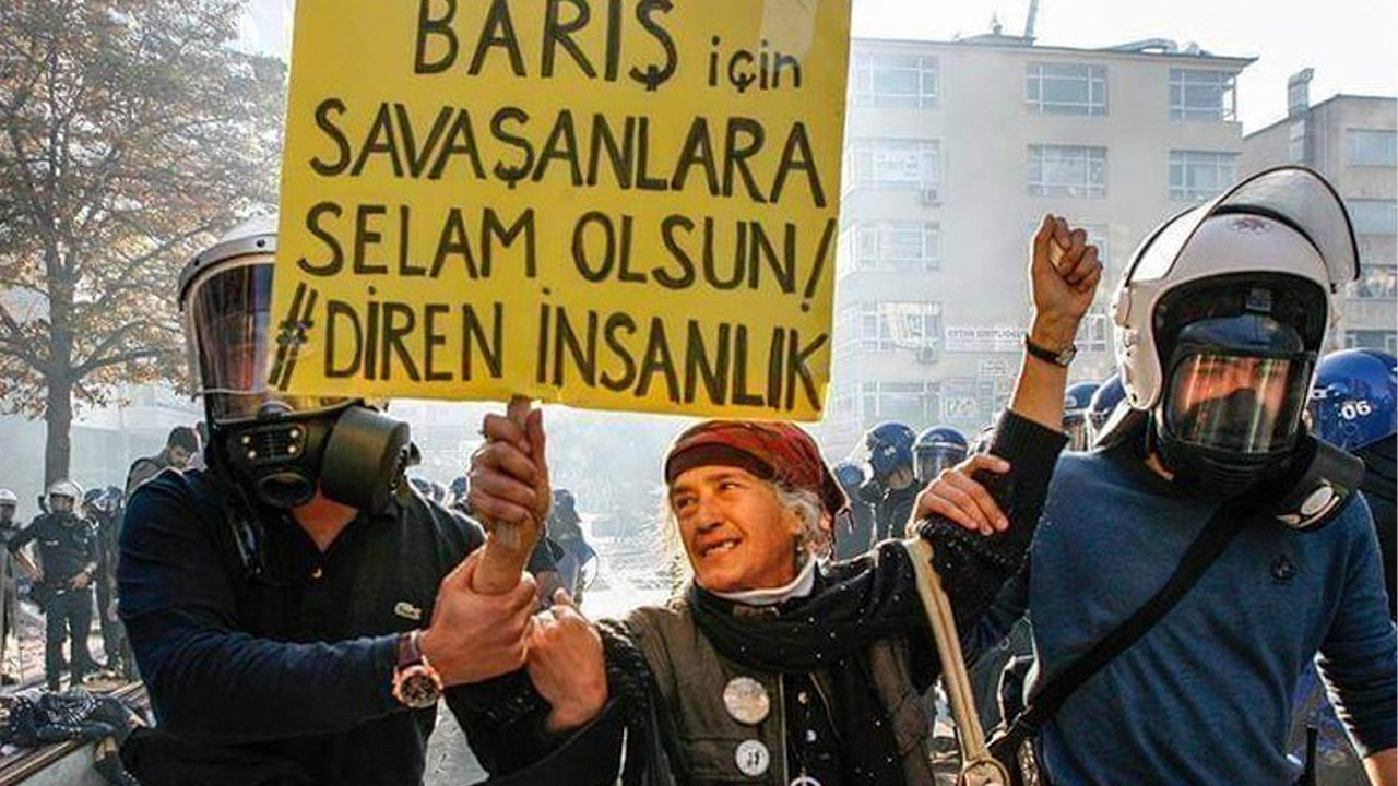 Iconic senior Ankara protester, veteran judge Perihan Pulat dies