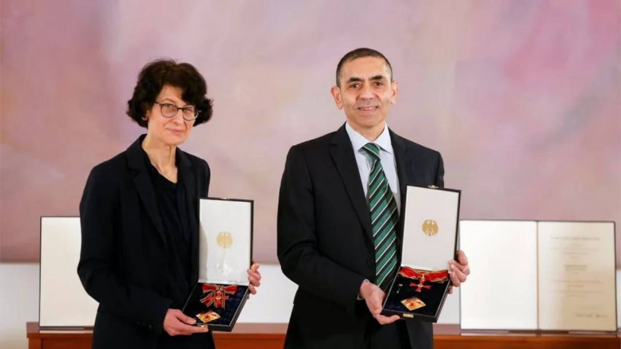 BioNTech vaccine inventors Türeci and Şahin receive top German honor