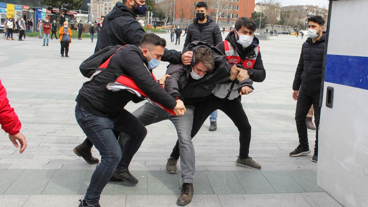 Over 40 Boğaziçi students held for protesting pride flag detentions