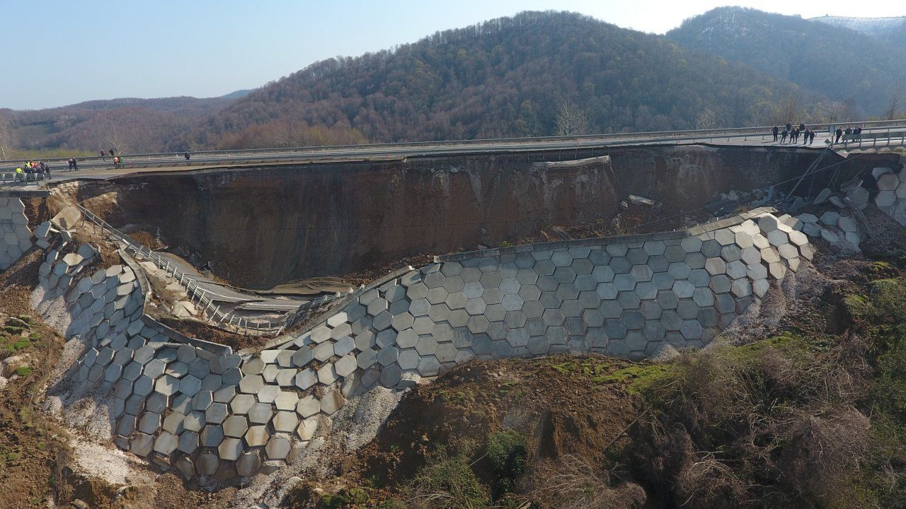 Road constructed by Turkish pro-gov't company collapses 9 years after completion - Page 3
