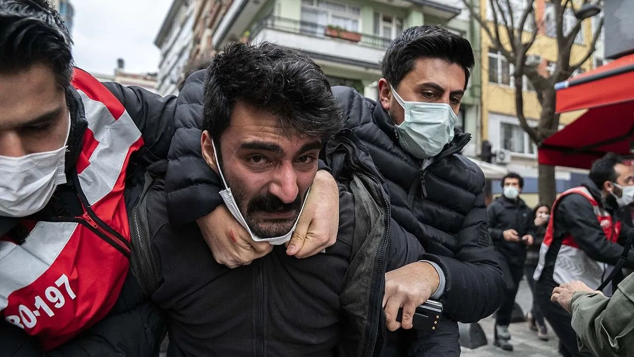 Istanbul police batter, detain Boğaziçi University students during protest - Page 4