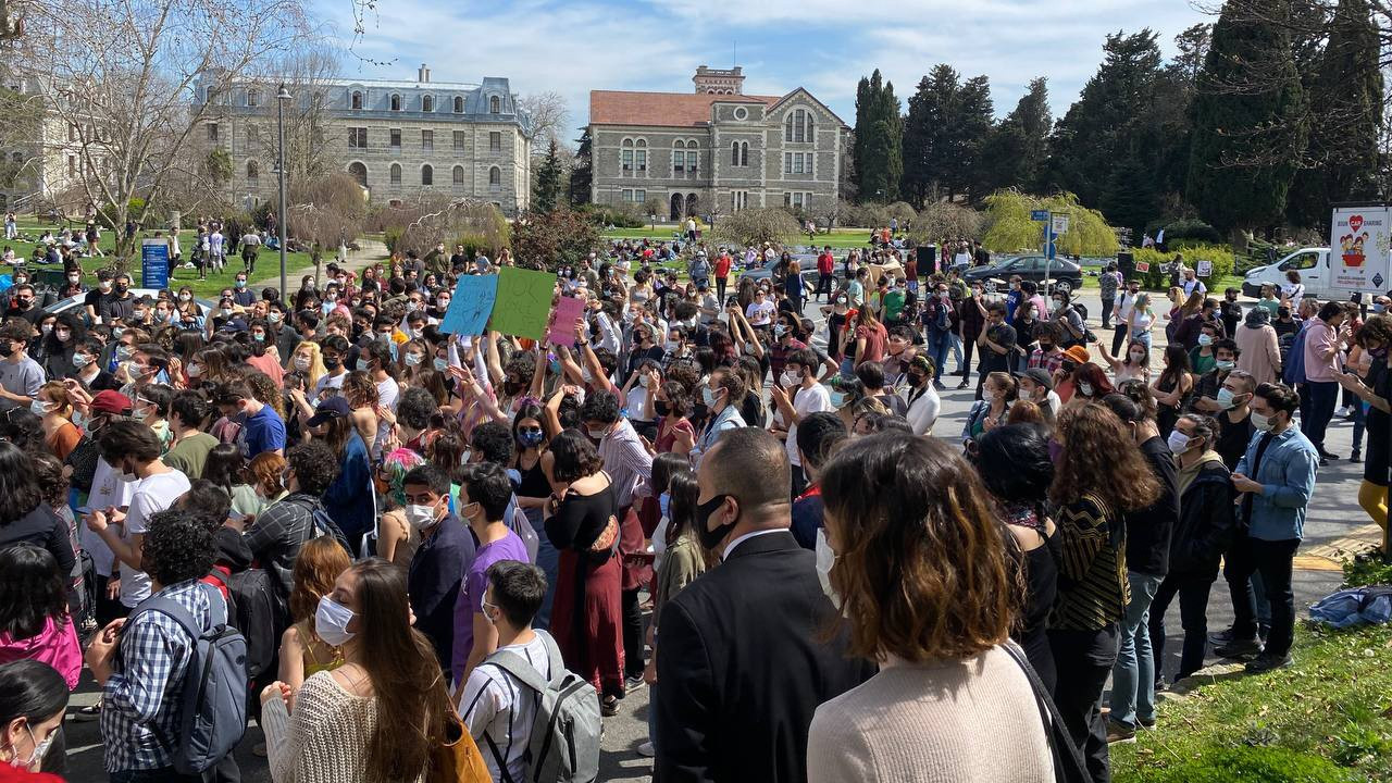 Over 100 university students lose scholarships over Boğaziçi protests