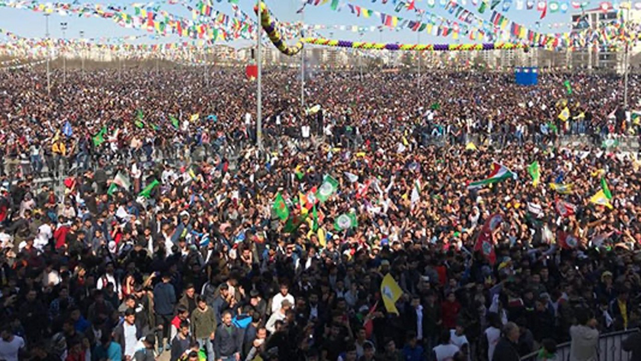 Parliament rejects question for including 'Kurdish provinces' phrase