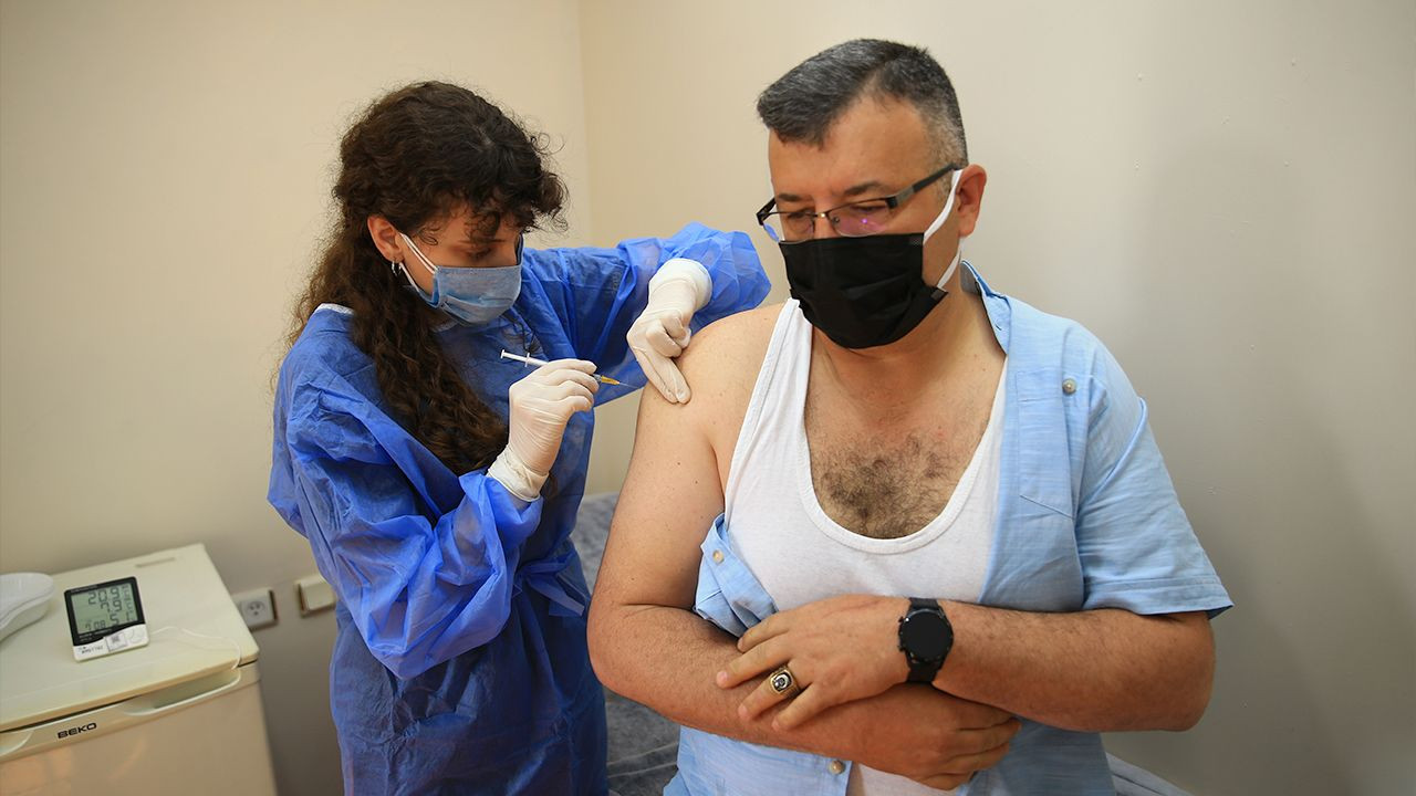 Turkey inoculated only 10 mln people in 4 months, vaccine shortage ensues - Page 1