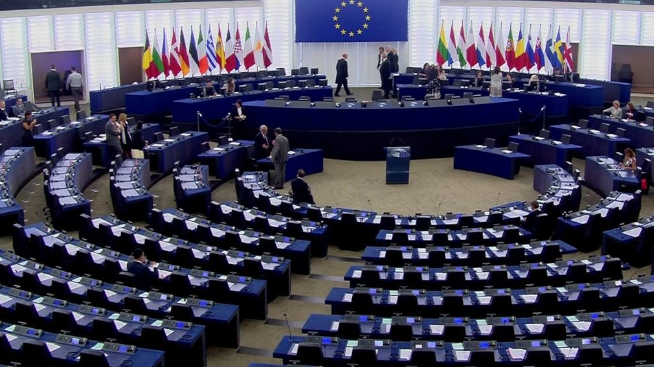 EU Parliament calls for freeze on Turkey's membership talks
