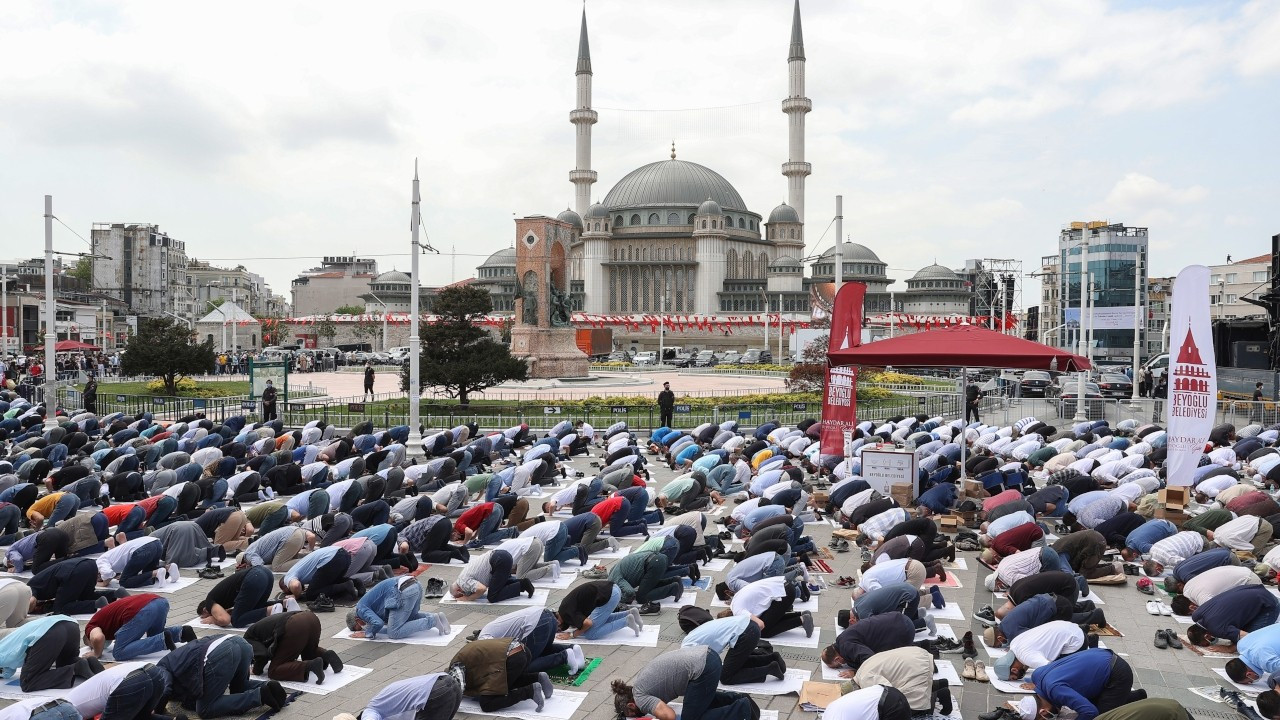 Erdoğan inaugurates mosque at iconic Taksim Square on 8th anniversary of Gezi protests
