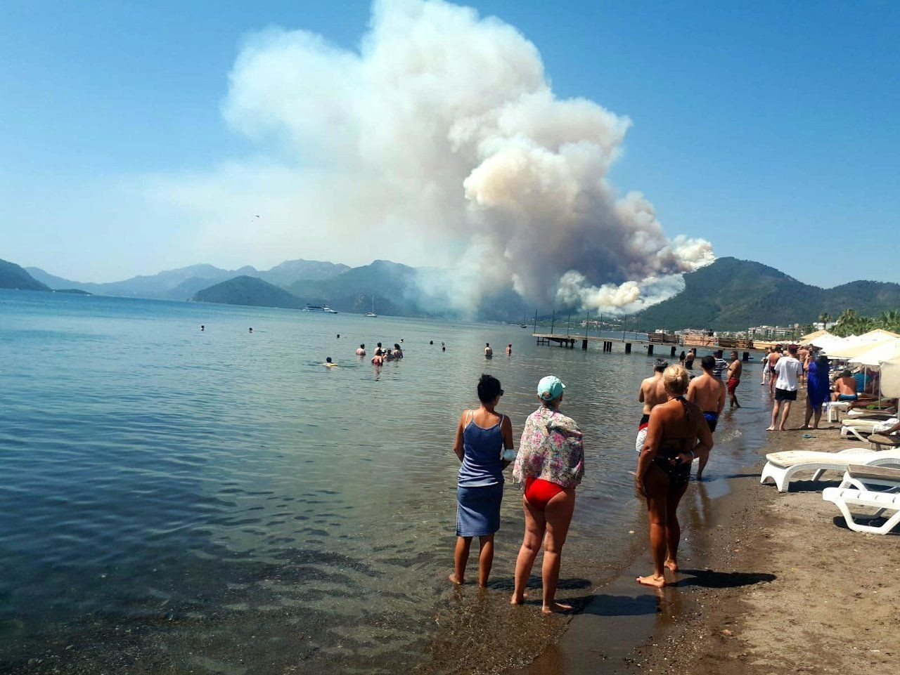 Forest fire erupts in Turkey's touristic Marmaris district - Page 1