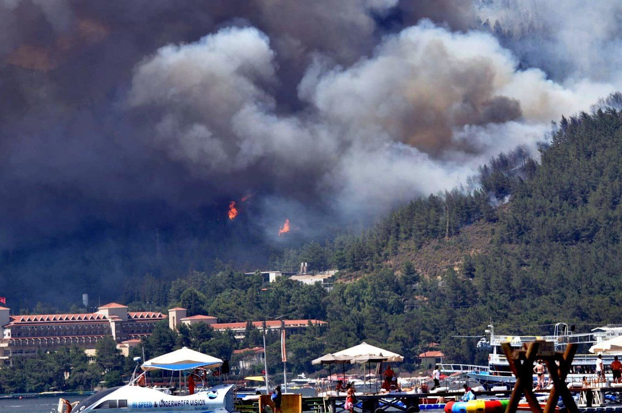 Forest fire erupts in Turkey's touristic Marmaris district - Page 4