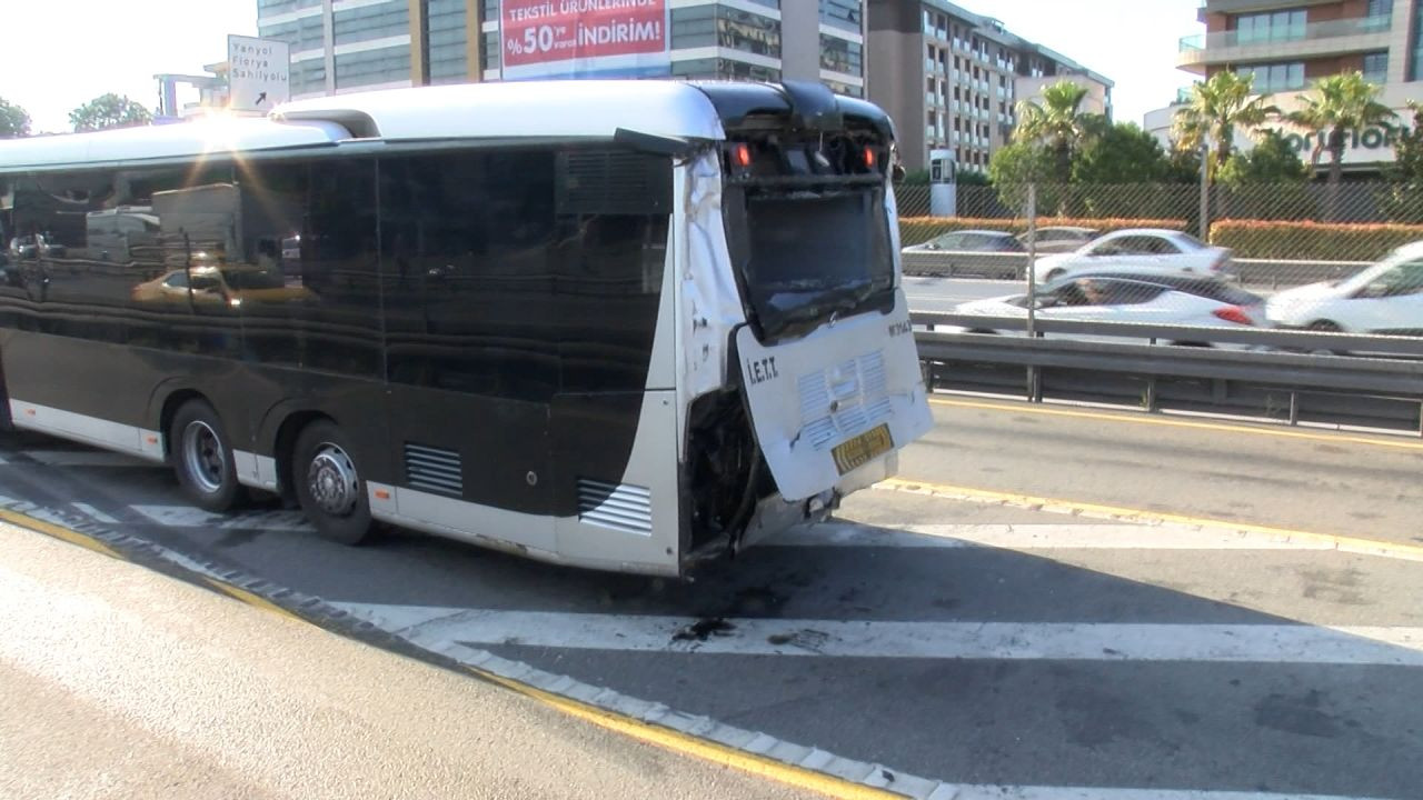 25 injured in metrobus collision in Istanbul during rush hour - Page 3