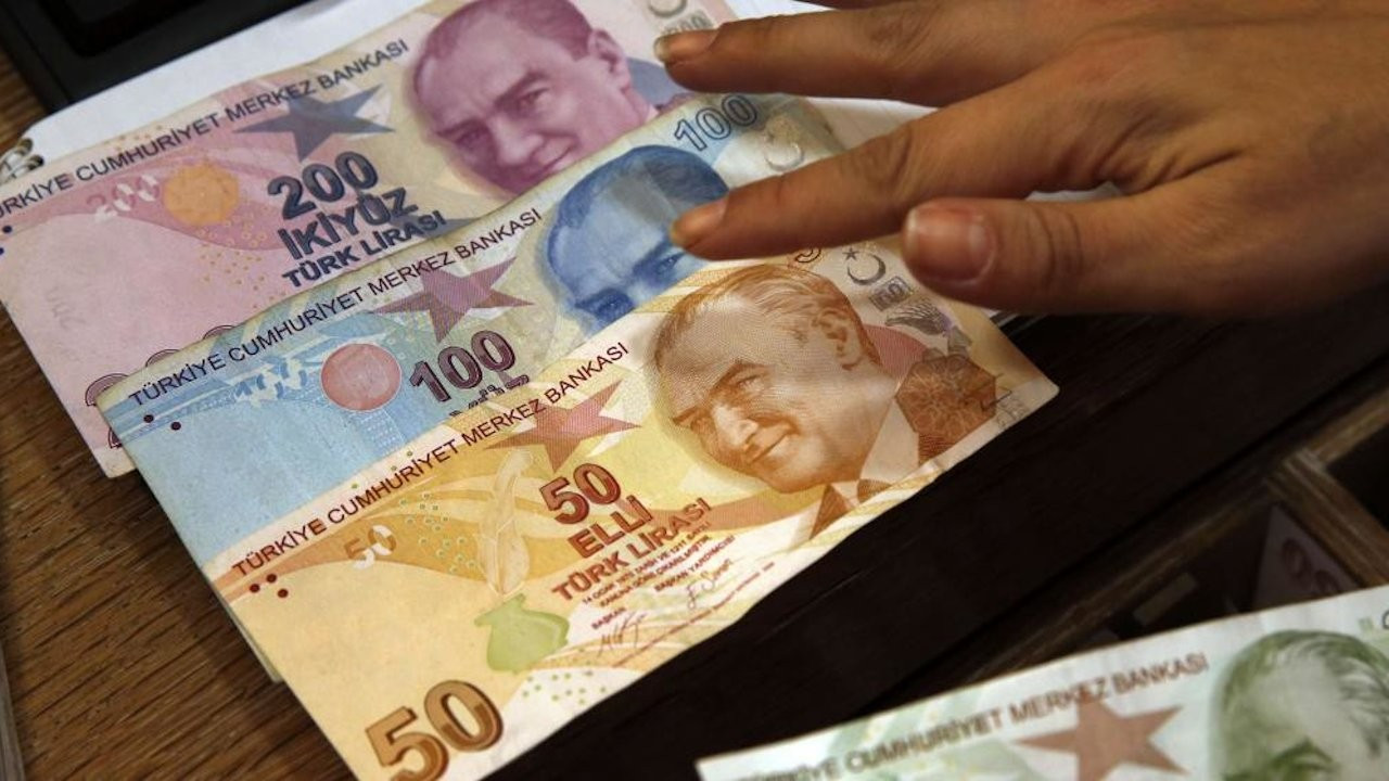 'Real value of lira at all-time low, Erdoğan to blame'