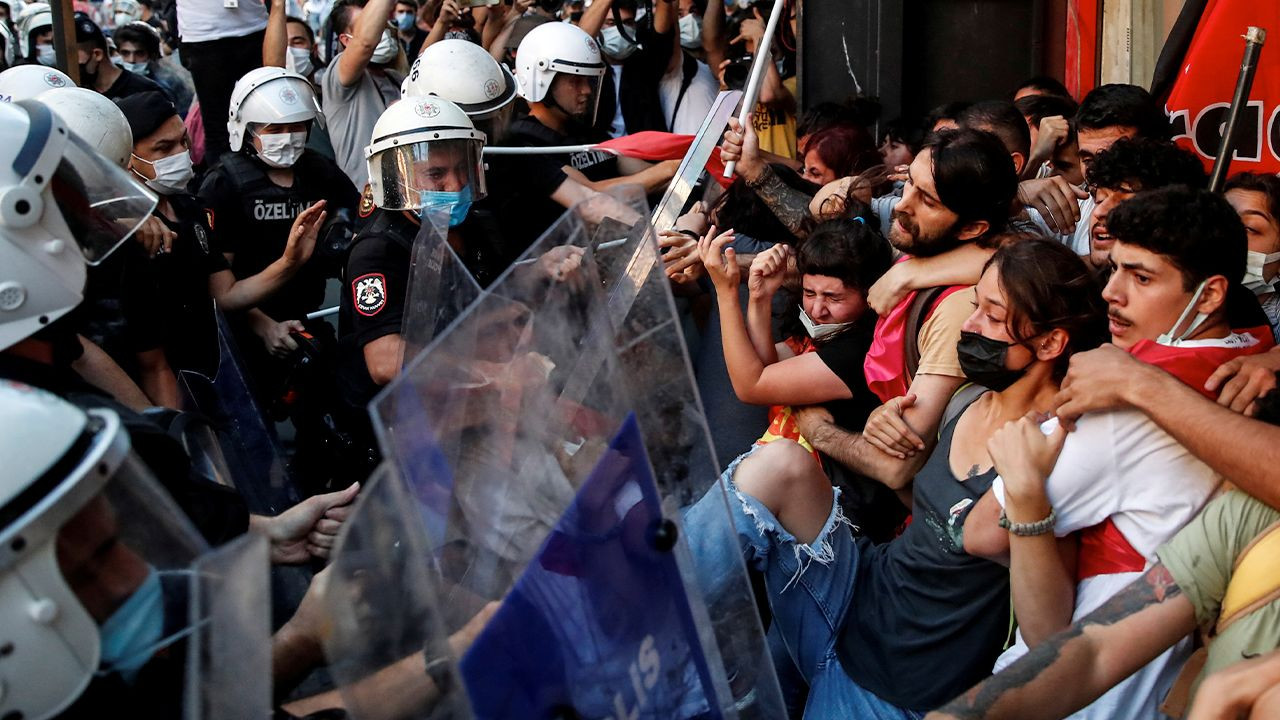 Turkish police brutalize Suruç massacre commemorators, detain 60 protesters - Page 5