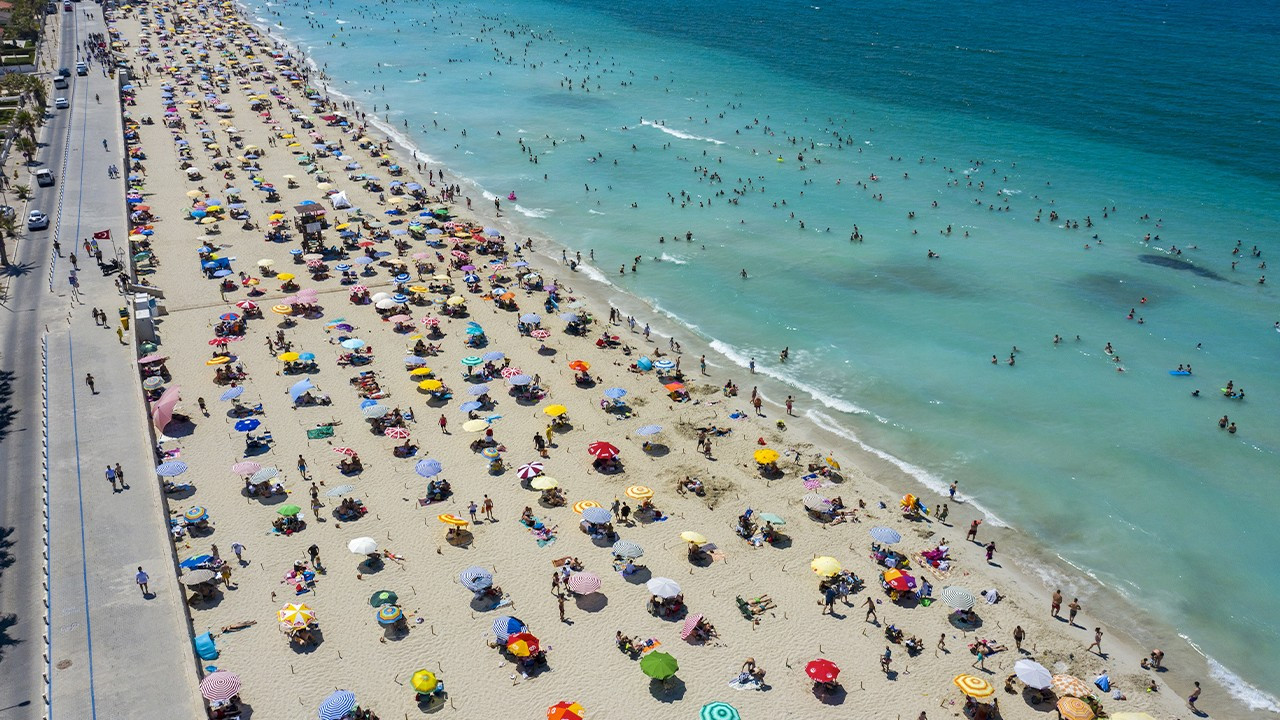 Population surpasses 1 million in Aegean holiday town of Çeşme during Eid holiday