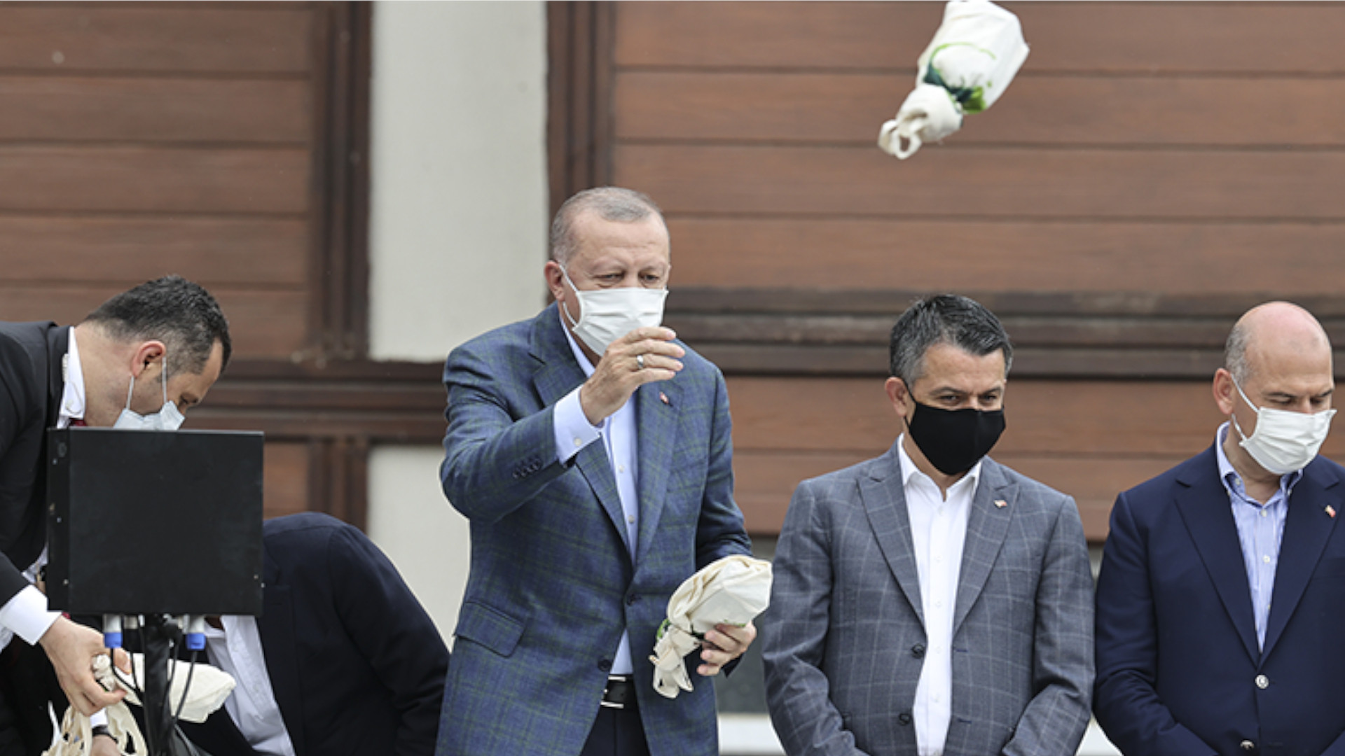 Amidts fires, racist attacks Erdoğan throws out tea