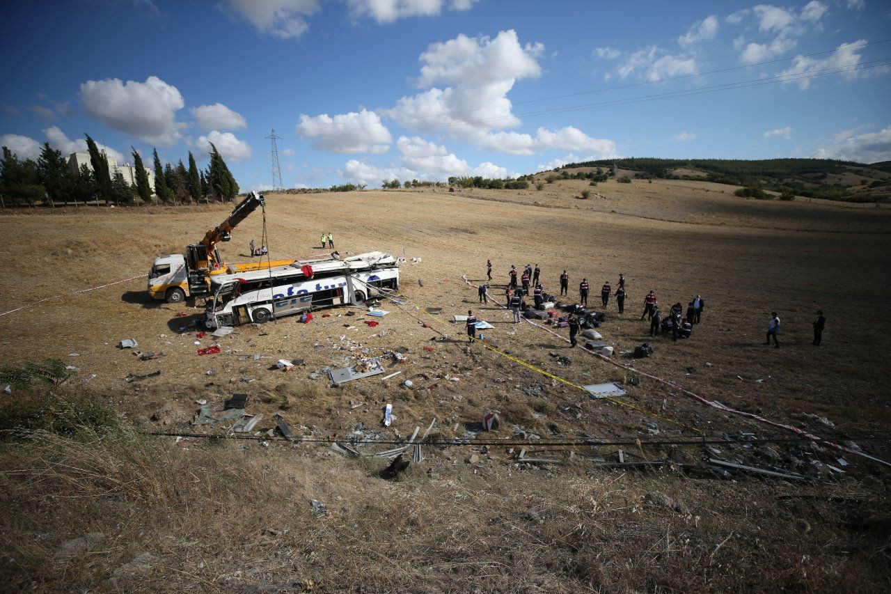 Bus crash in Turkey's west kills 15 - Page 1