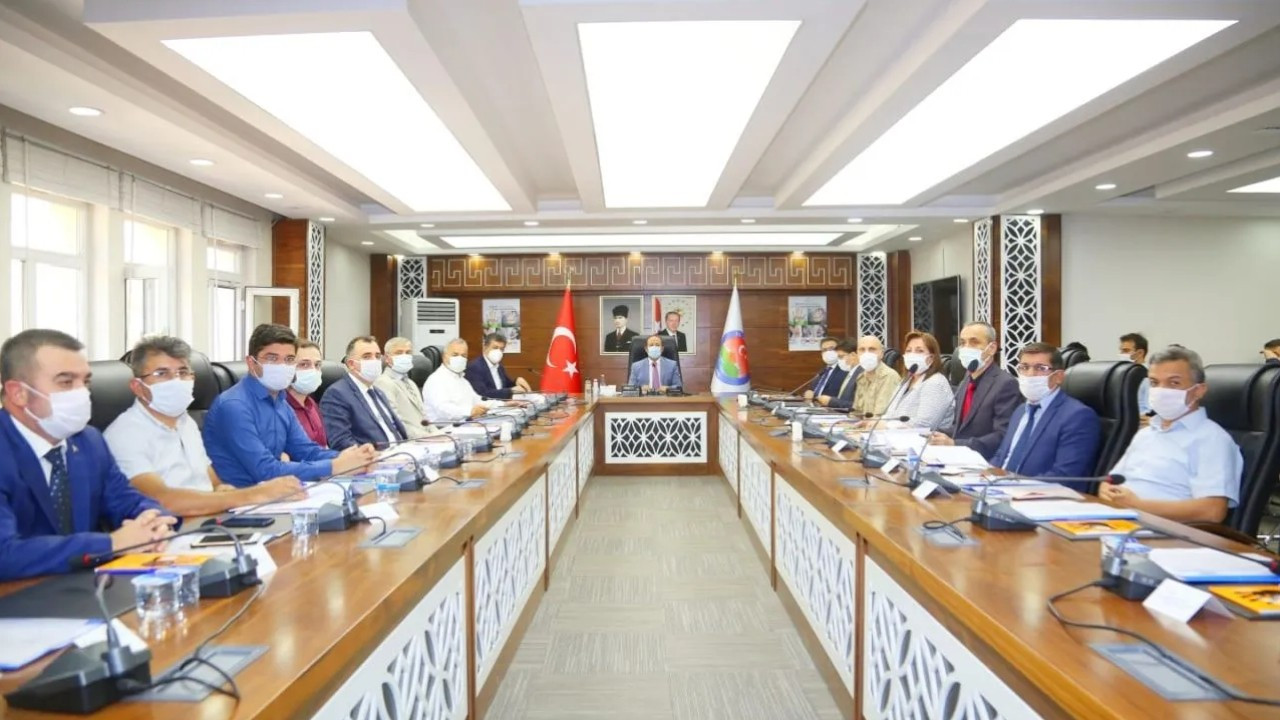 Şırnak governor invites 15 men, one woman to meeting on violence against women