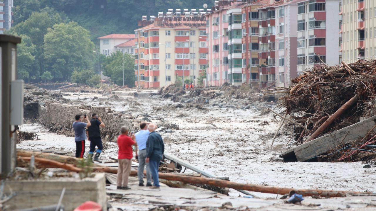 Pictures show devastation after flash floods in northern Turkey - Page 2