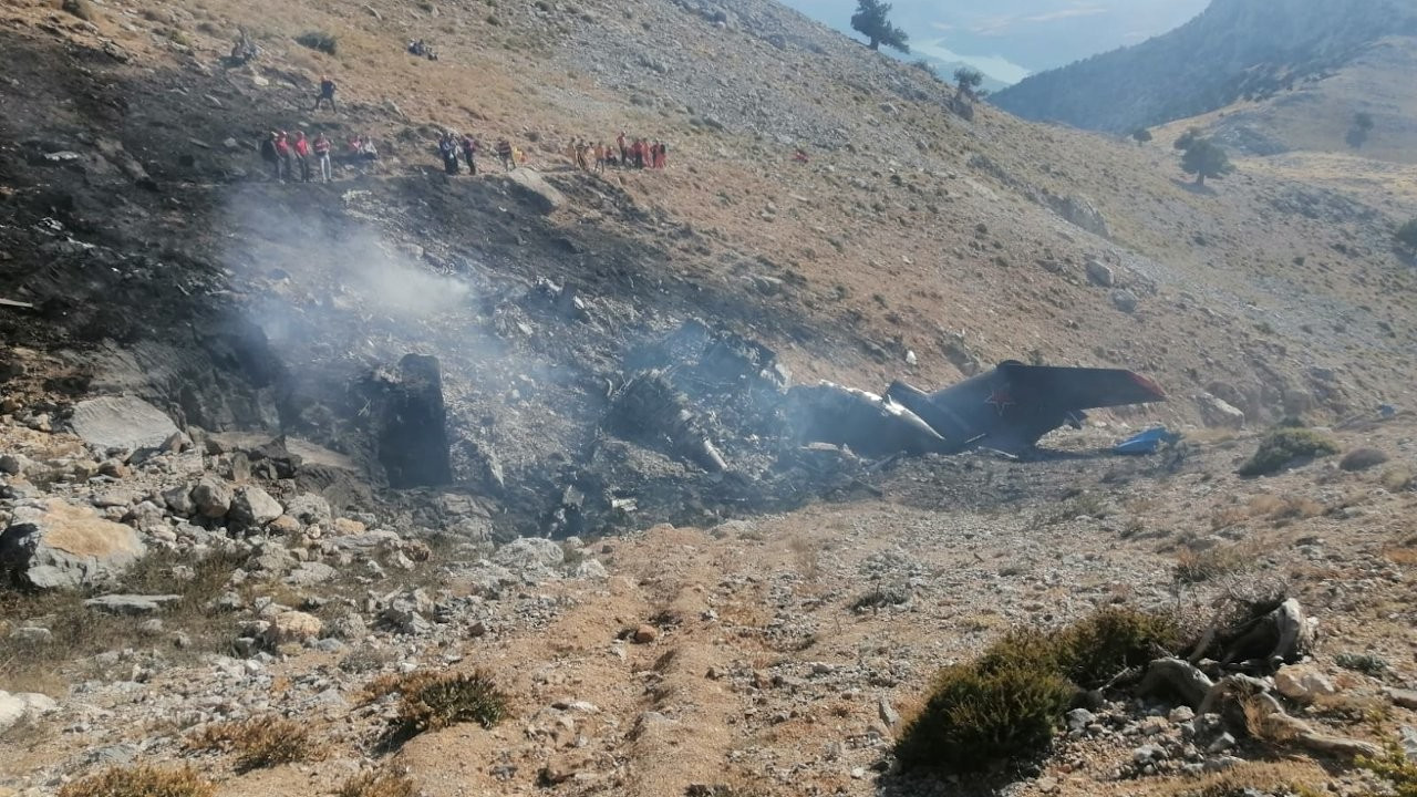 Russian firefighting plane crashes in Turkey, eight killed