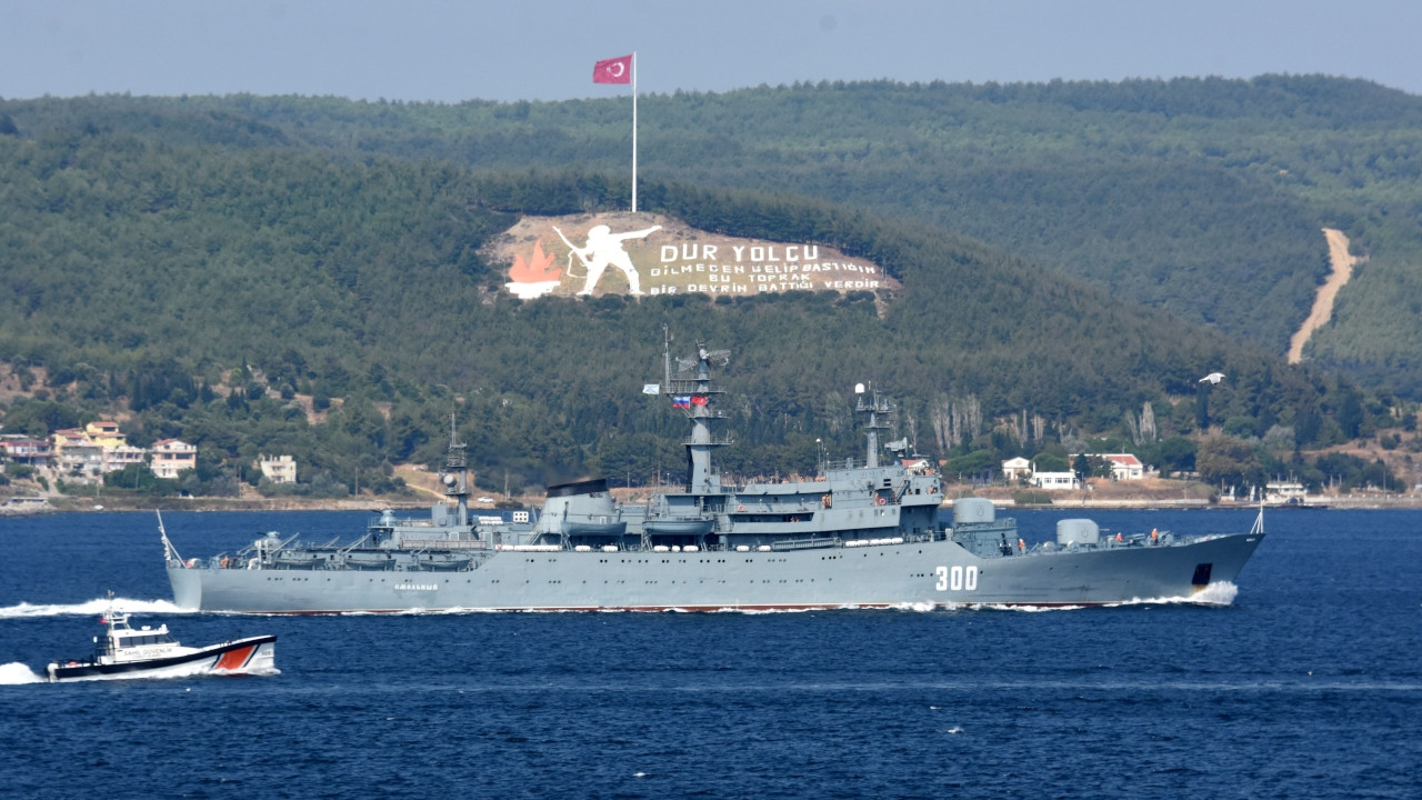 Black Sea-bound Russian warship crosses Dardanelles Strait