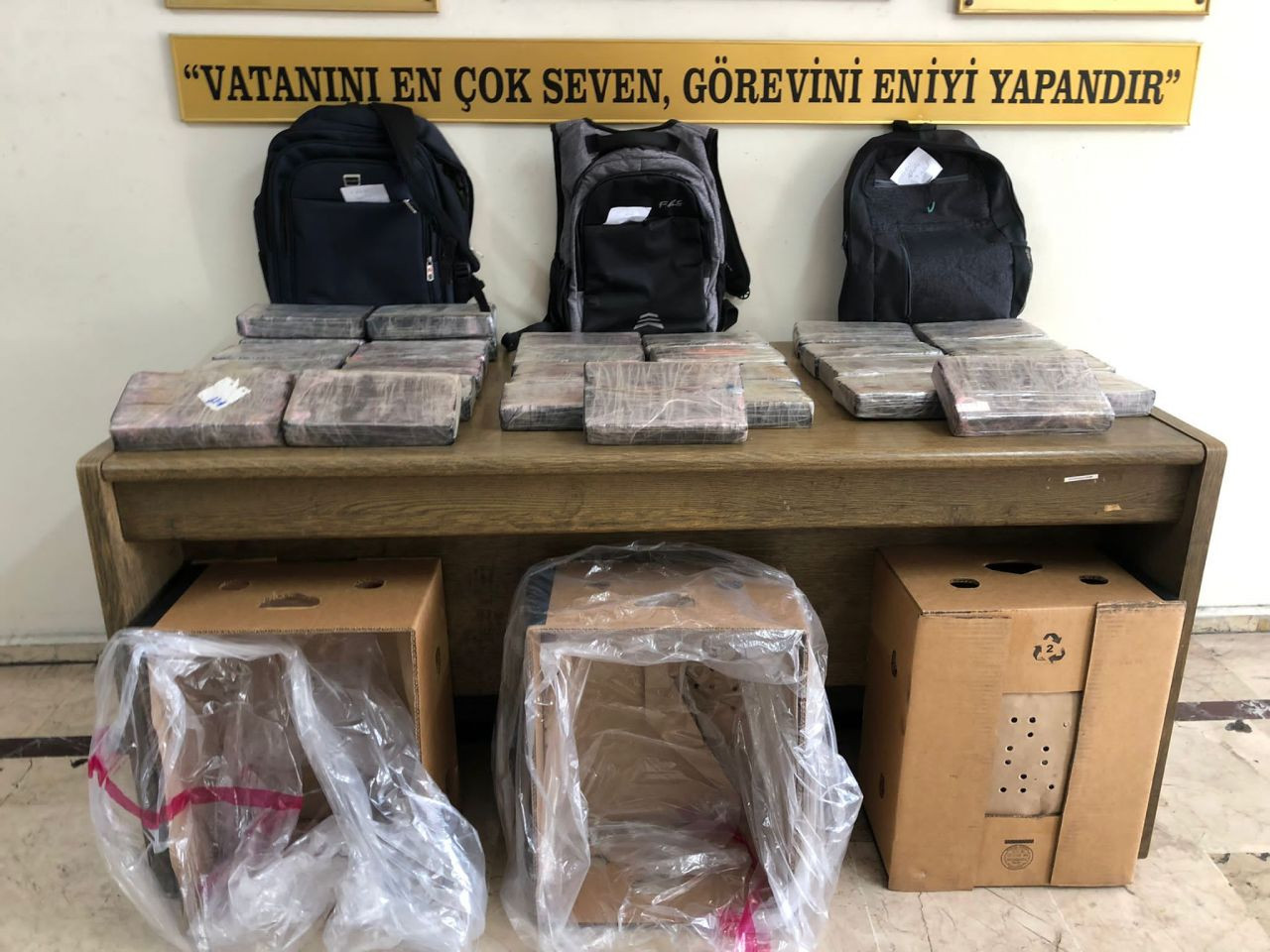 30 kilos of cocaine seized among banana crates in Mediterranean Mersin port - Page 5