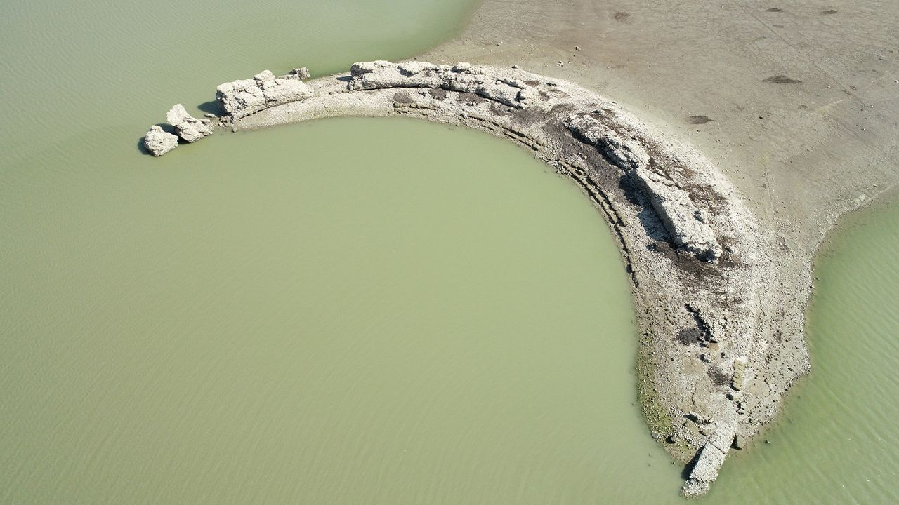 Ancient city comes to surface as dam water level drops in southern Turkey - Page 1