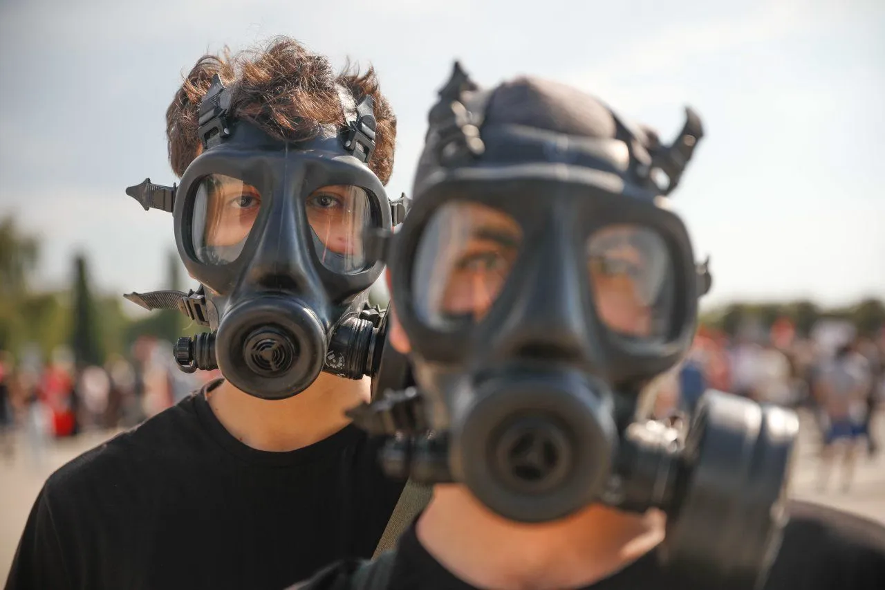 'Damn you Bill Gates!': Hundreds of anti-vaxxers hold 'Great Awakening Rally' in Istanbul