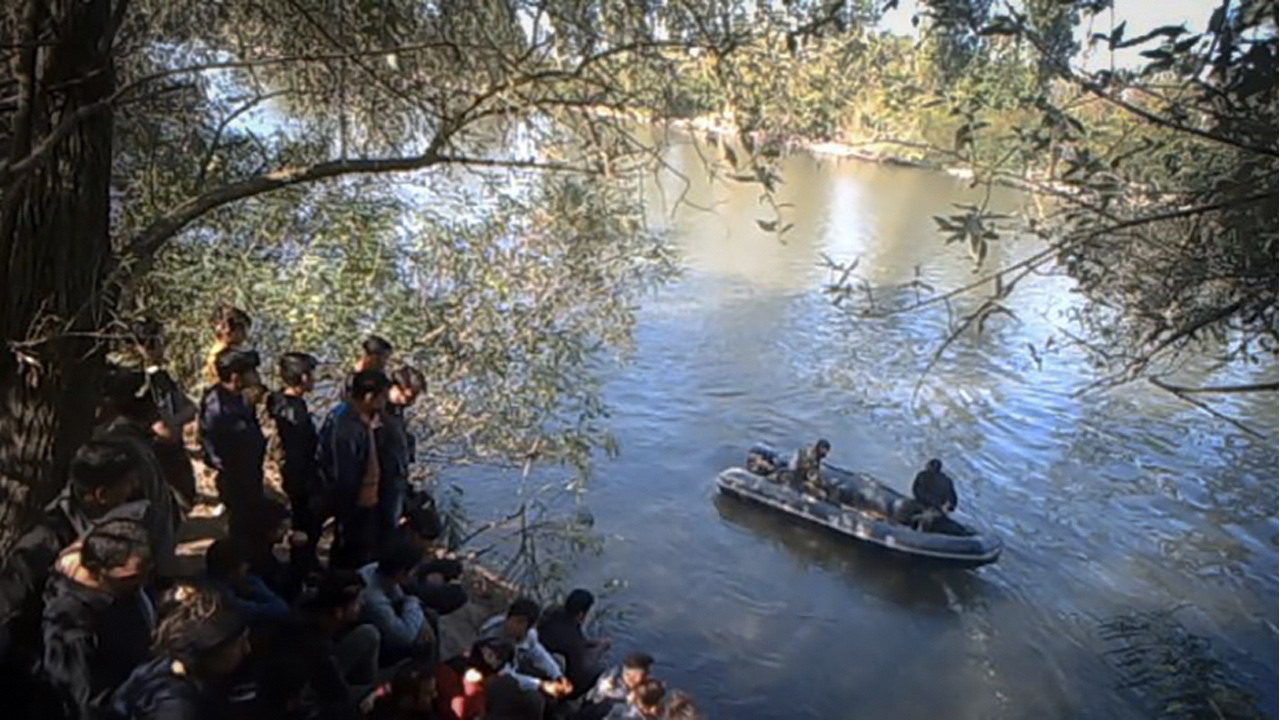 Turkish prosecutor probes claims on migrants thrown into river