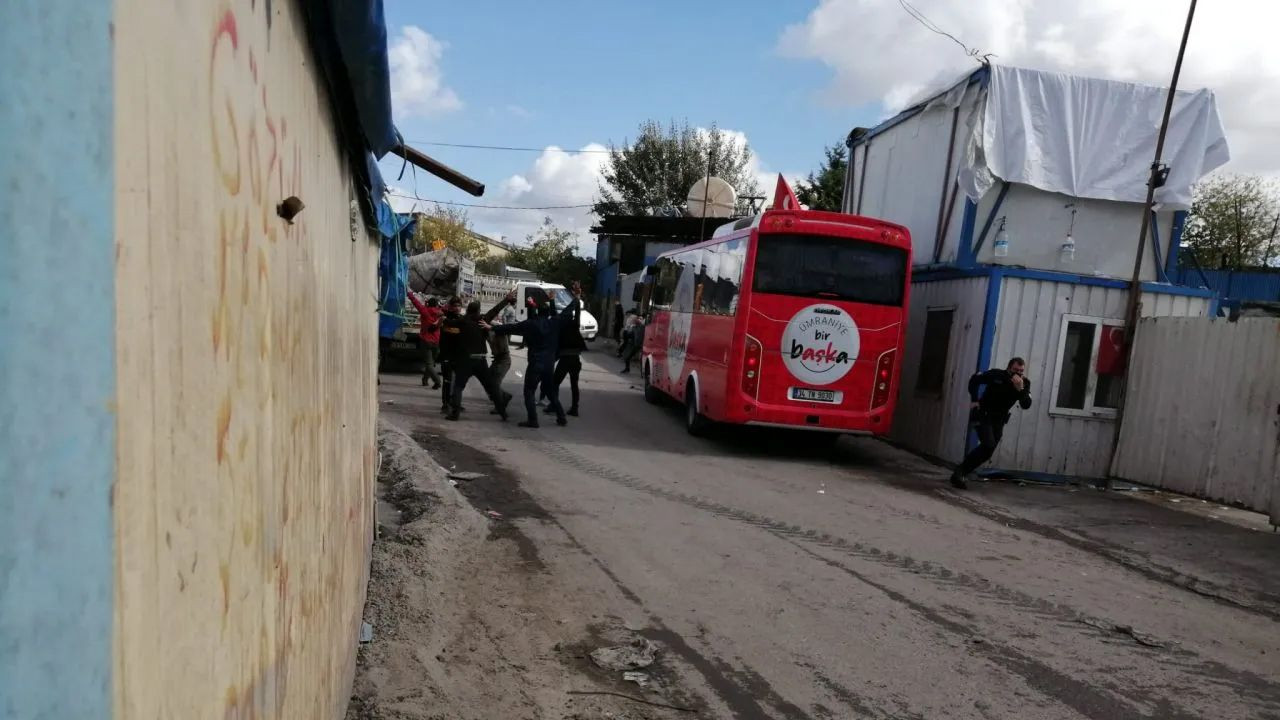 Two waste collectors detained in police raid to Istanbul warehouse - Page 5