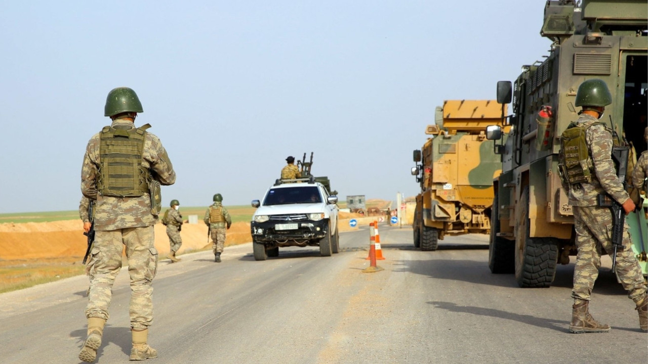 Turkish troops, Kurdish fighters exchange heavy shellfire in Kobane