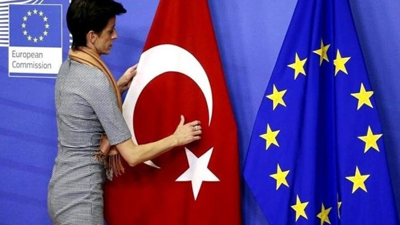 EU sees 'serious deficiencies' in functioning of Turkey's democratic institutions