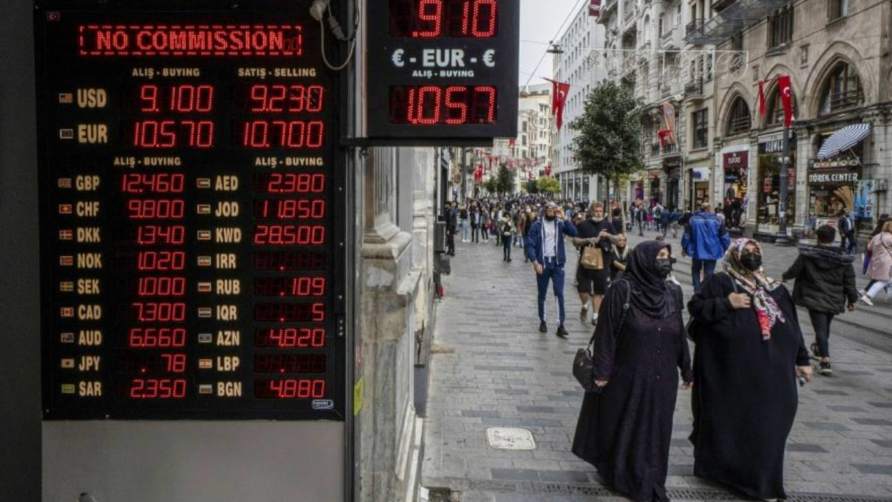 Turkish lira hits new low amid concerns about deteriorating economy