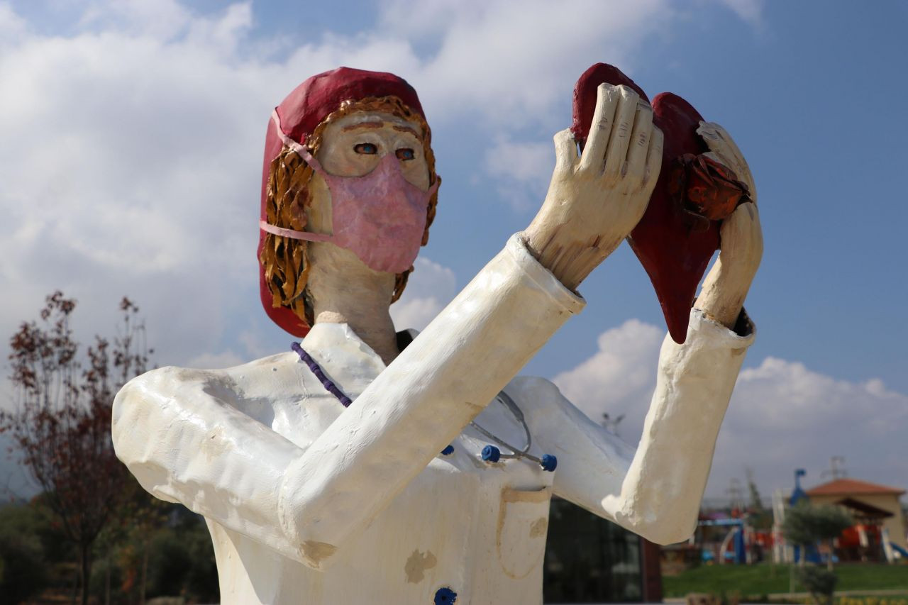 'Freakish' sculptures placed to honor health workers stir debate in Turkey - Page 3