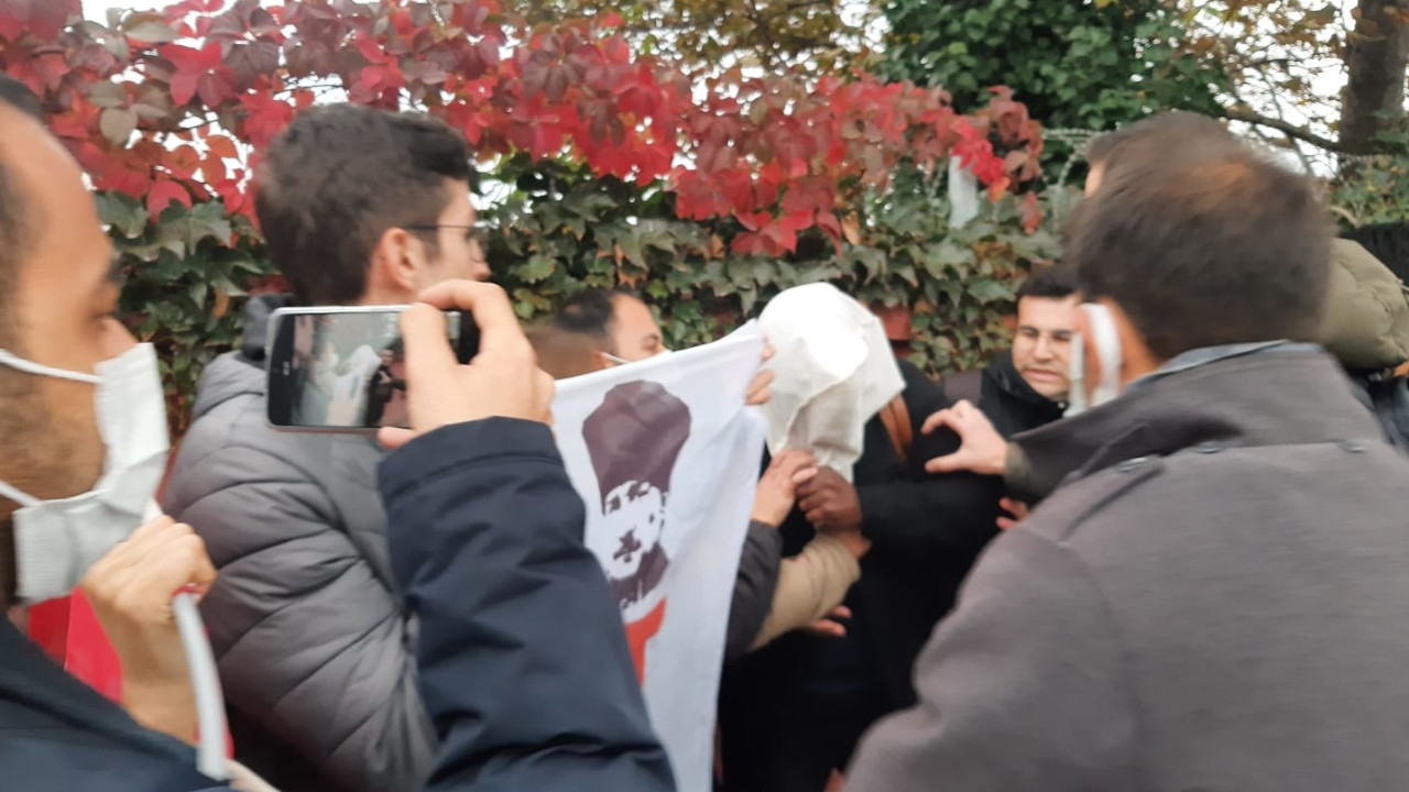 Turkish nationalist youth group says members put sacks over US soldiers' heads