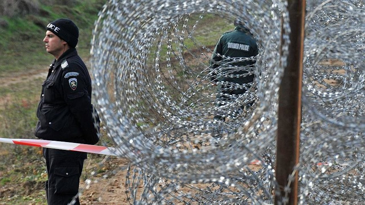Bulgaria sends 350 soldiers to border with Turkey against migration