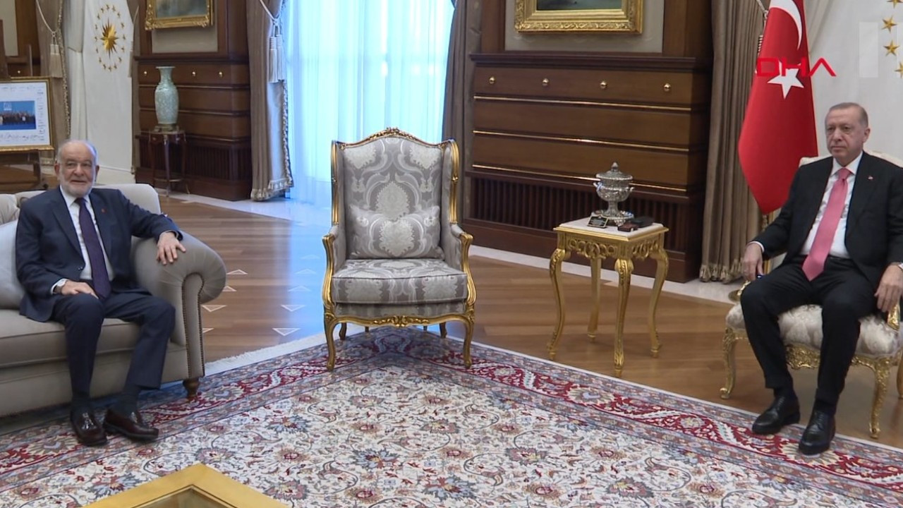 Seating arrangement at Erdoğan's meeting with opposition party leader causes criticism