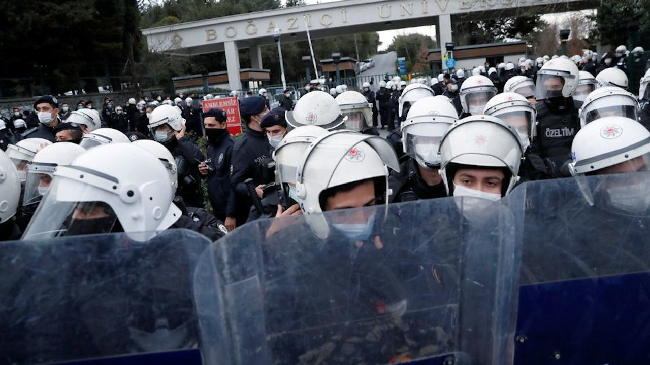 Court stays execution of Turkish police order preventing journalists from reporting