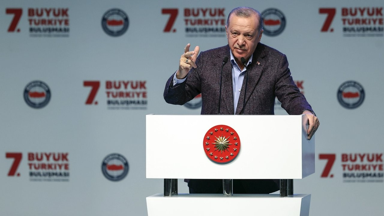 Despite lira's downfall, Erdoğan boasts about managing economy