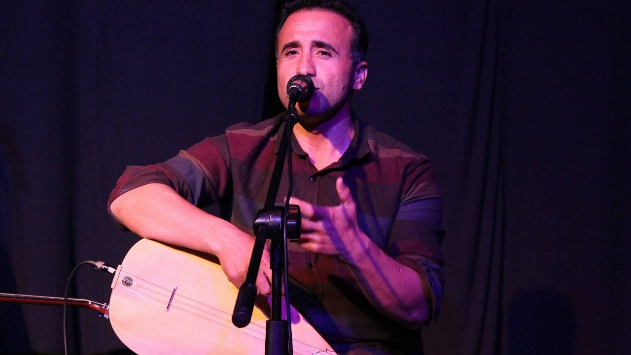 Turkish municipality cancels singer's concert over Kurdish songs
