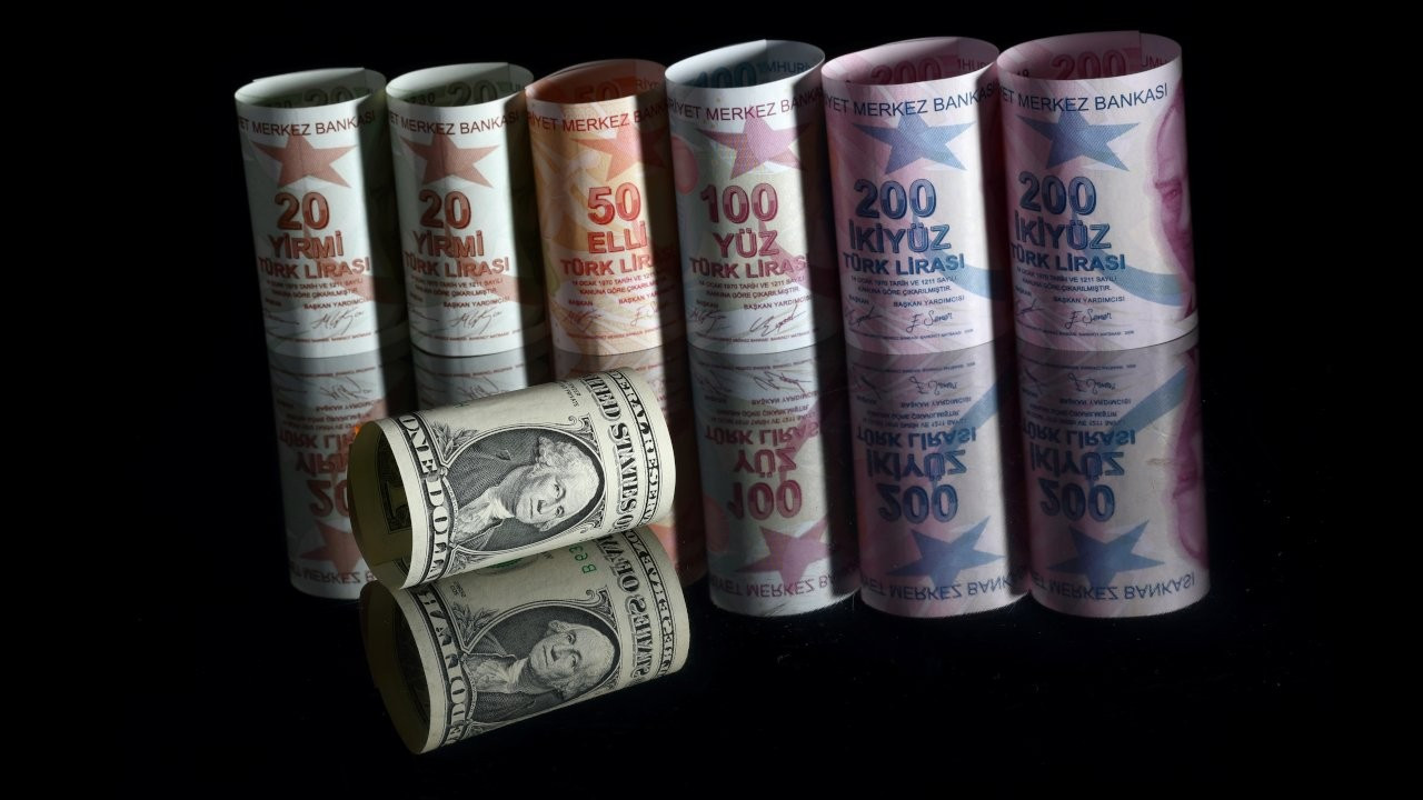Turkish lira seesaws as cenbank intervenes, Erdoğan speaks
