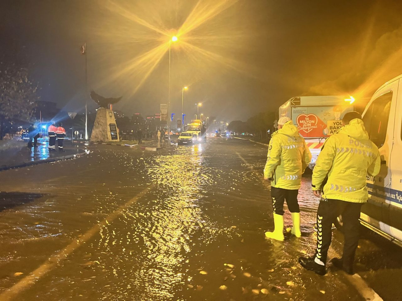 In pictures: Powerful storms wreak havoc in Istanbul - Page 5