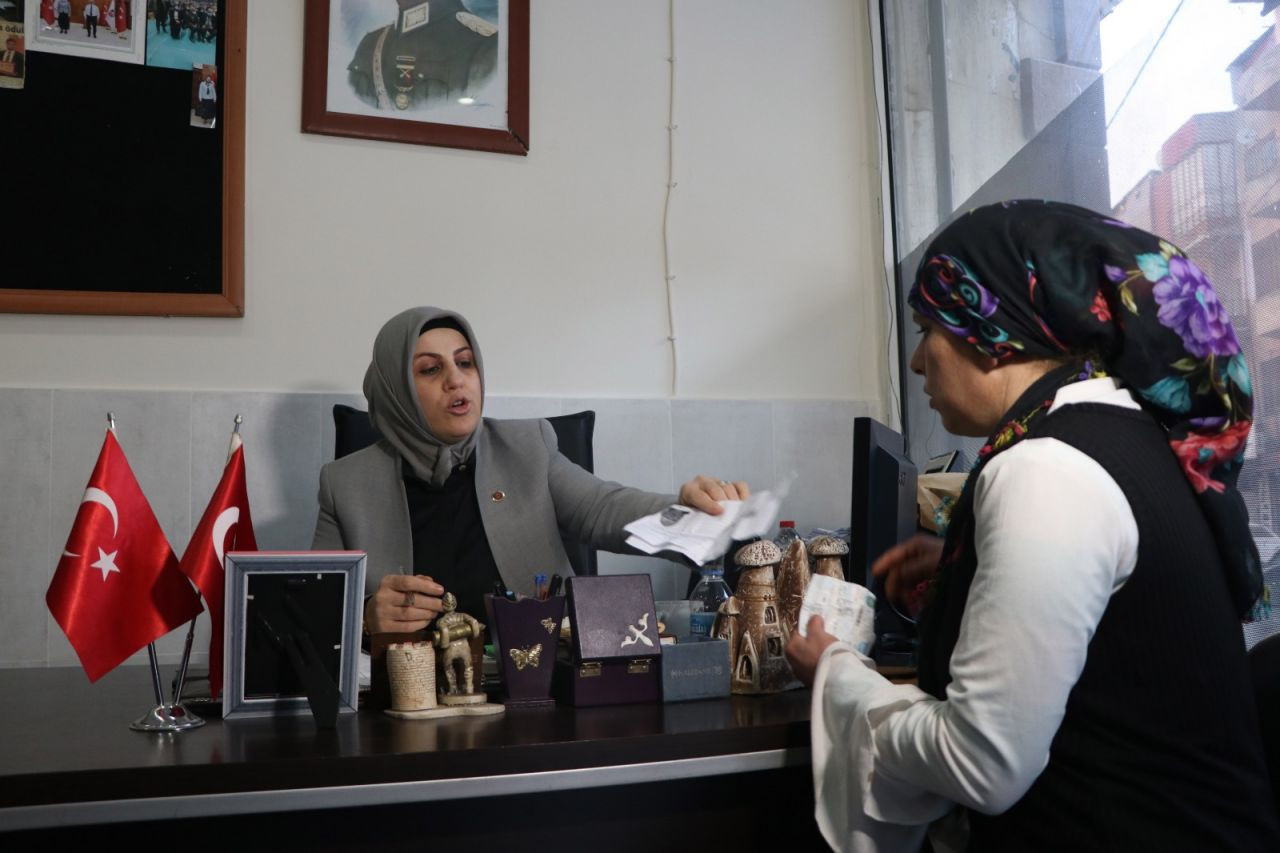 Sole female neighborhood head in Diyarbakır protects dozens of girls from child marriage - Page 1