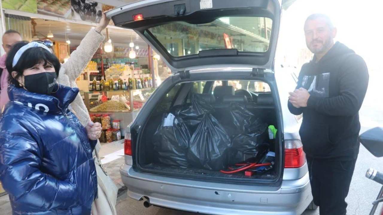 As lira plummets, Bulgarian shoppers flock across border to Turkey