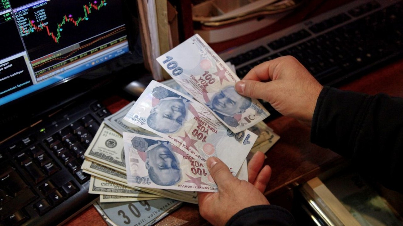 Turkish lira crashes to new low as Erdoğan demands lower rates