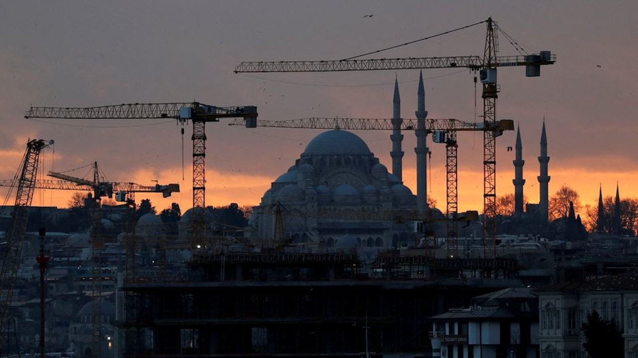 Turkey's currency crash hammers the nation's builders