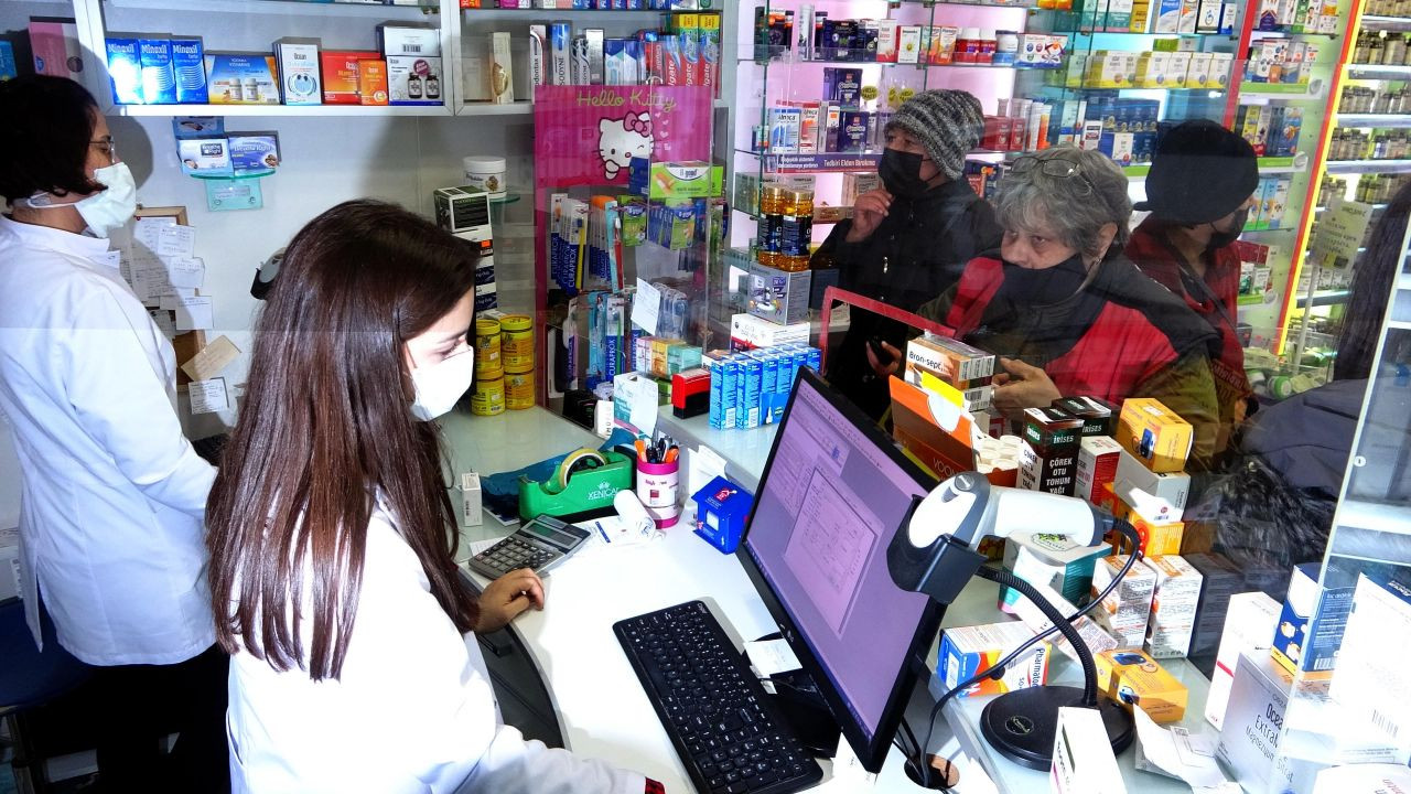 As lira plummets, Bulgarians choose Turkey to shop for medicine - Page 2