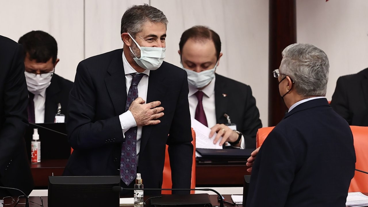 Erdoğan sacks deputy finance ministers with midnight decree