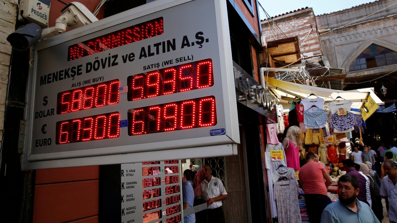 Families resorting to joining houses to tackle skyrocketing bills in Istanbul
